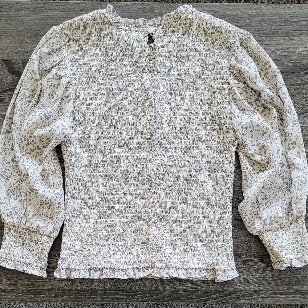 NWT Express Smocked Ruffle Neck Top - Picture 7 of 8
